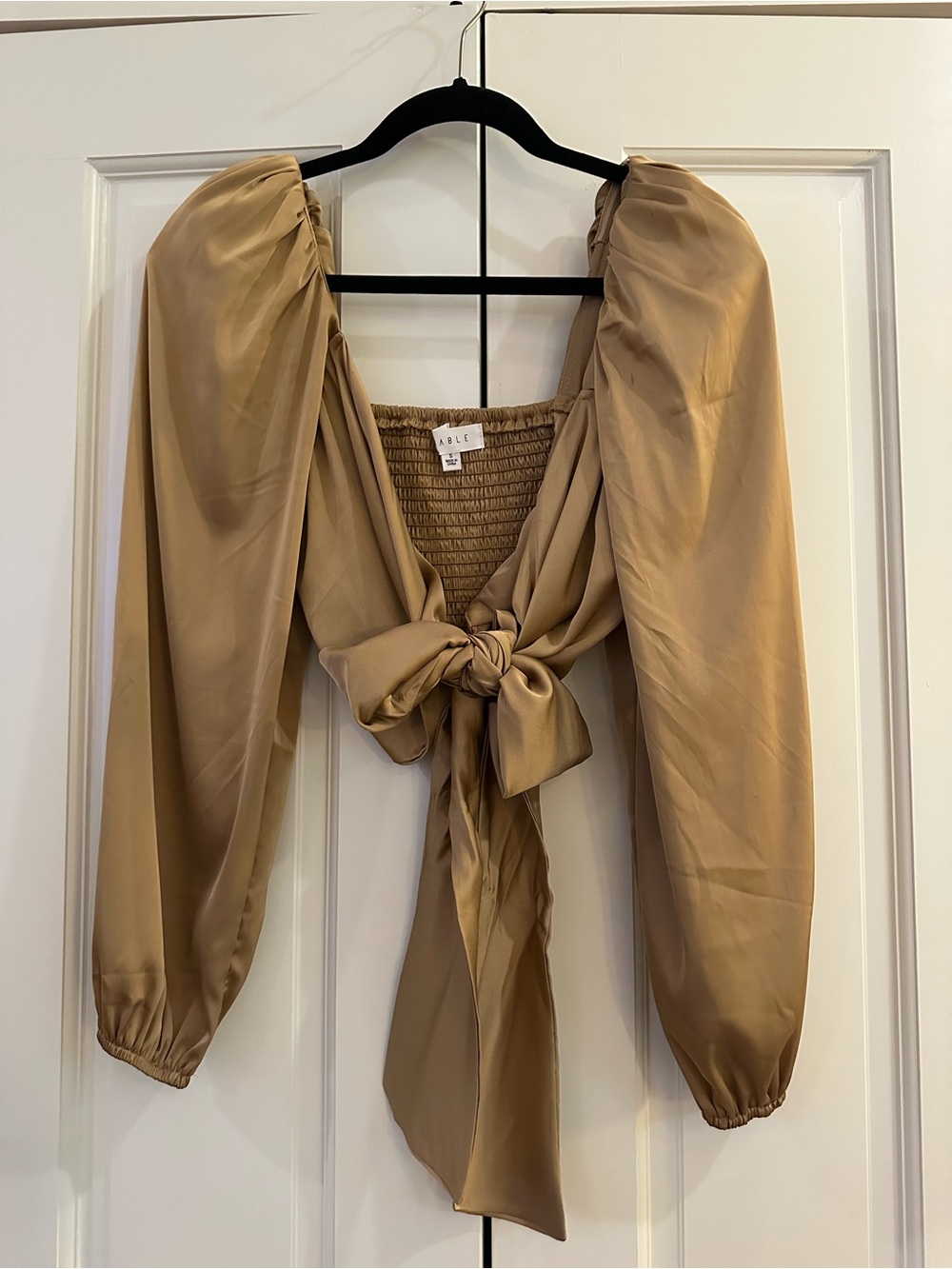 Front tie Padded shoulder camel color crop top